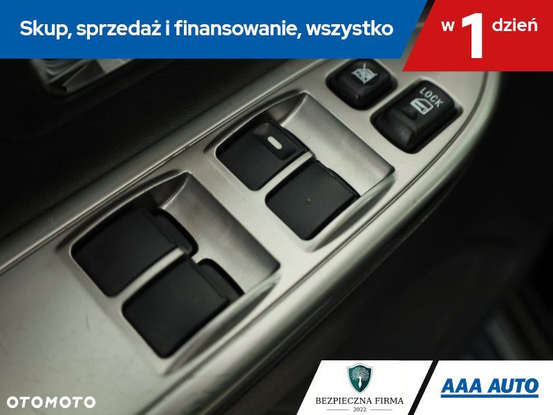 Mitsubishi Pajero - 17