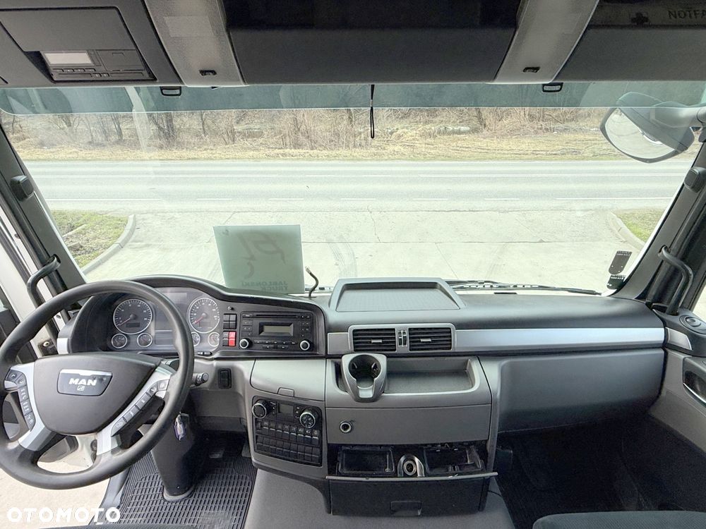 MAN TGS 26.320 6x2 // Oś skrętna i podnoszona // Zabudowa 8.30 // Specjalny //Burty // Winda // - 29