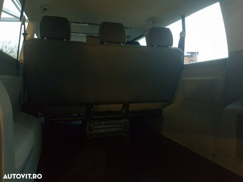 Volkswagen Caravelle - 13