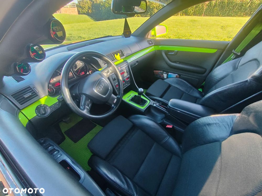 Audi A4 Limousine - 8