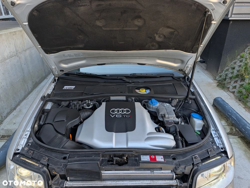 Audi A6 Limousine 2.5 TDI Quattro Tiptr - 33