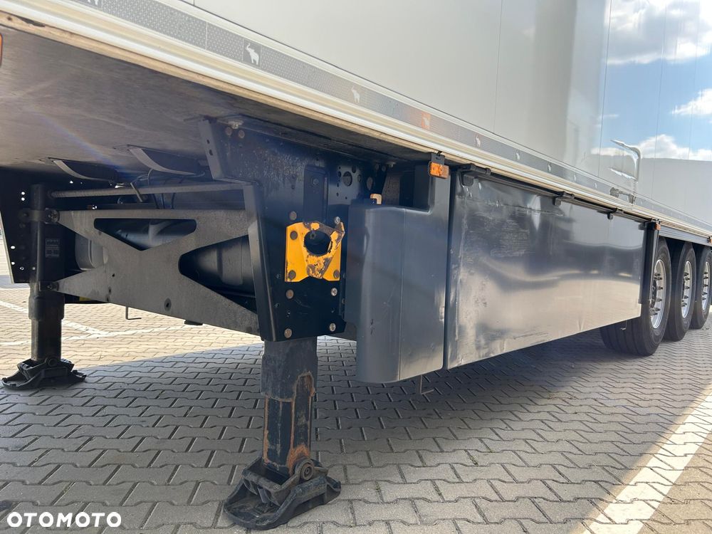 Schmitz Cargobull ThermoKing SLXi300; DOST; Uchwyty promowe, Paleciara - 15