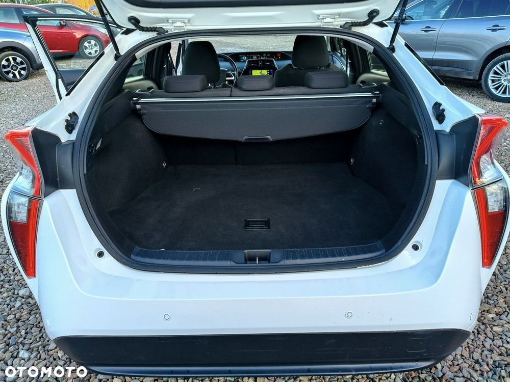 Toyota Prius 1.8 Hybrid Executive - 11