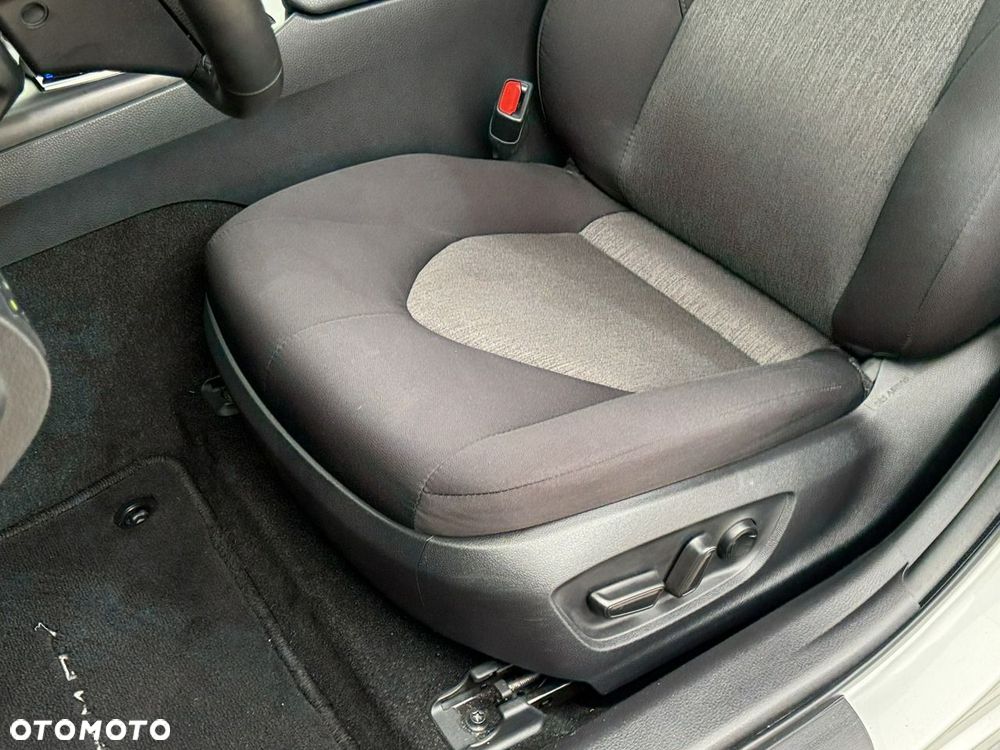 Toyota Camry - 18