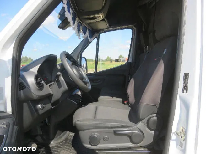 Mercedes-Benz Sprinter - 5