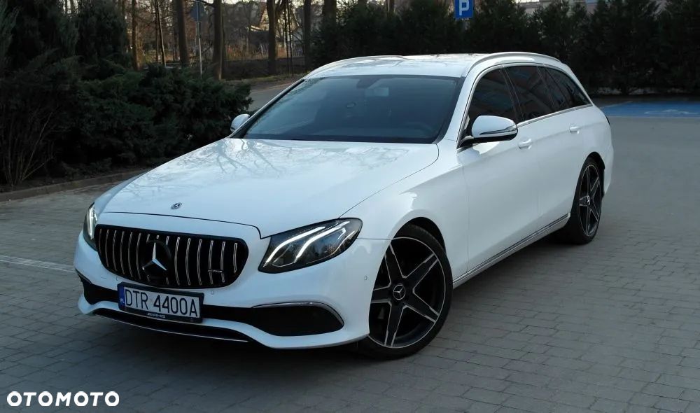 Mercedes-Benz Klasa E 220 d 9G-TRONIC - 24