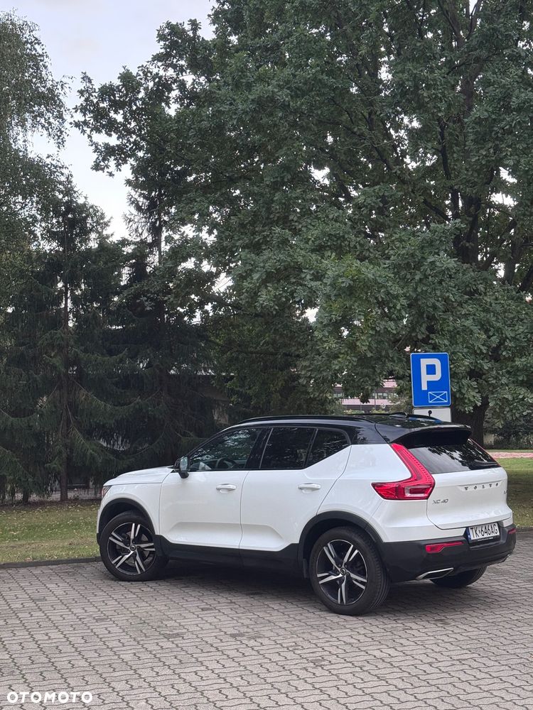 Volvo XC 40 D4 AWD R-Design (Intro Edition) - 13