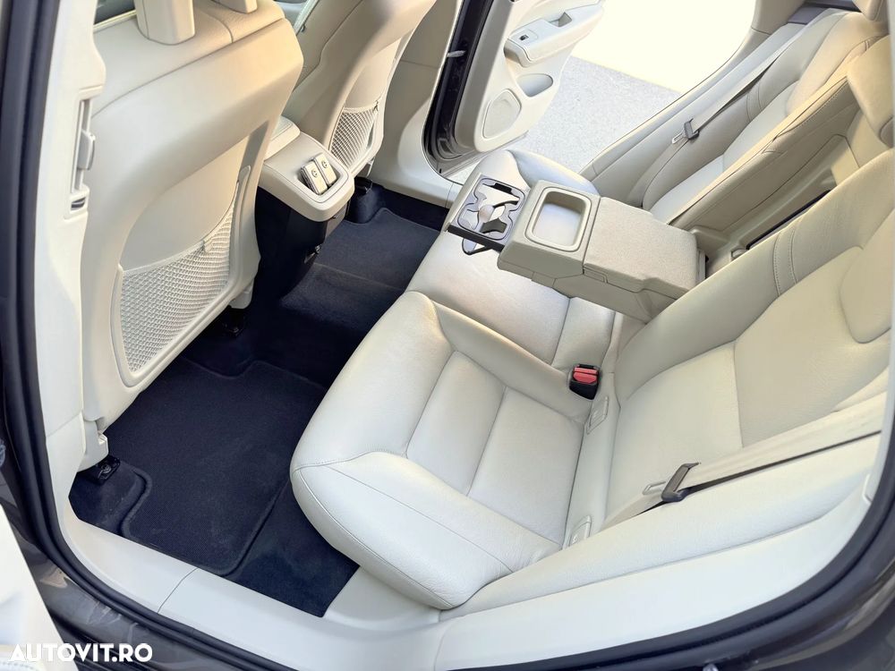 Volvo XC 60 D4 AWD Geartronic Inscription - 11