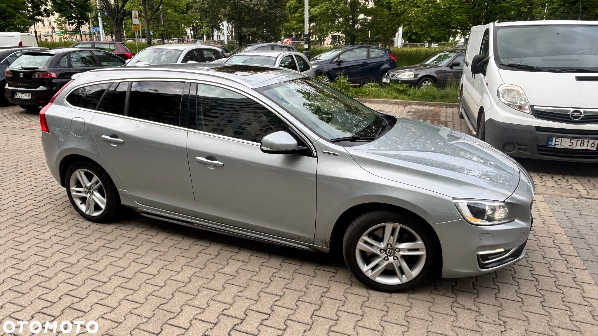 Volvo V60 D6 AWD Plug-in Hybrid Summum - 7