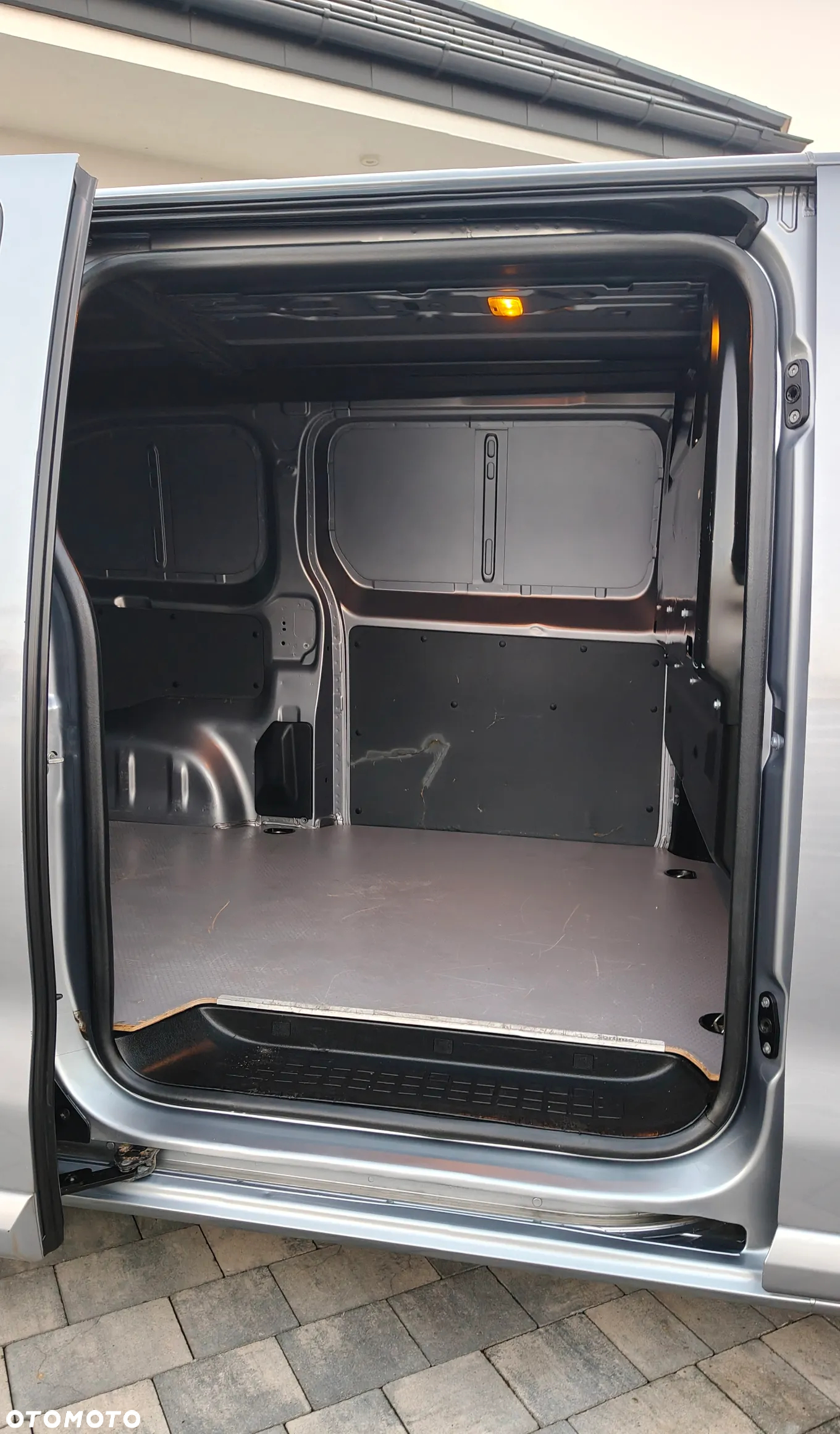 Opel VIVARO - 25