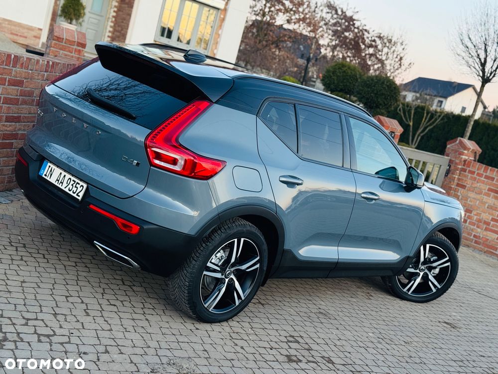 Volvo XC 40 D4 AWD Geartronic R-Design - 31