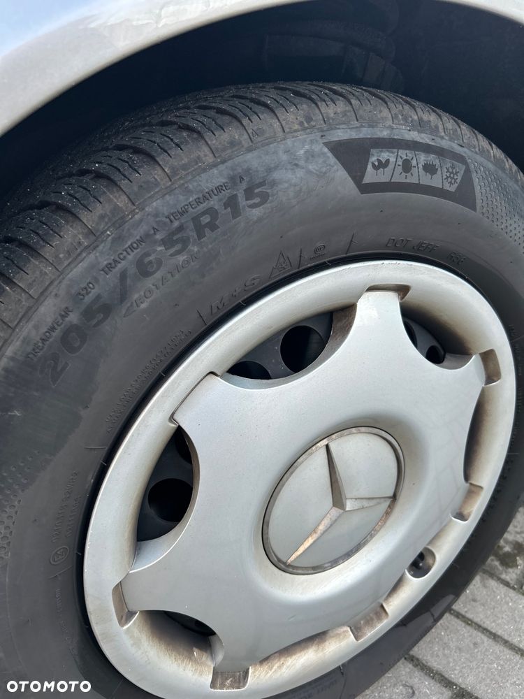 Mercedes-Benz Klasa C 200 T CDI Classic - 22