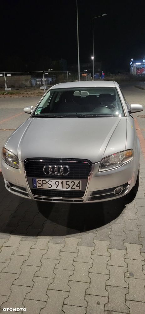 Audi A4 Limousine - 1