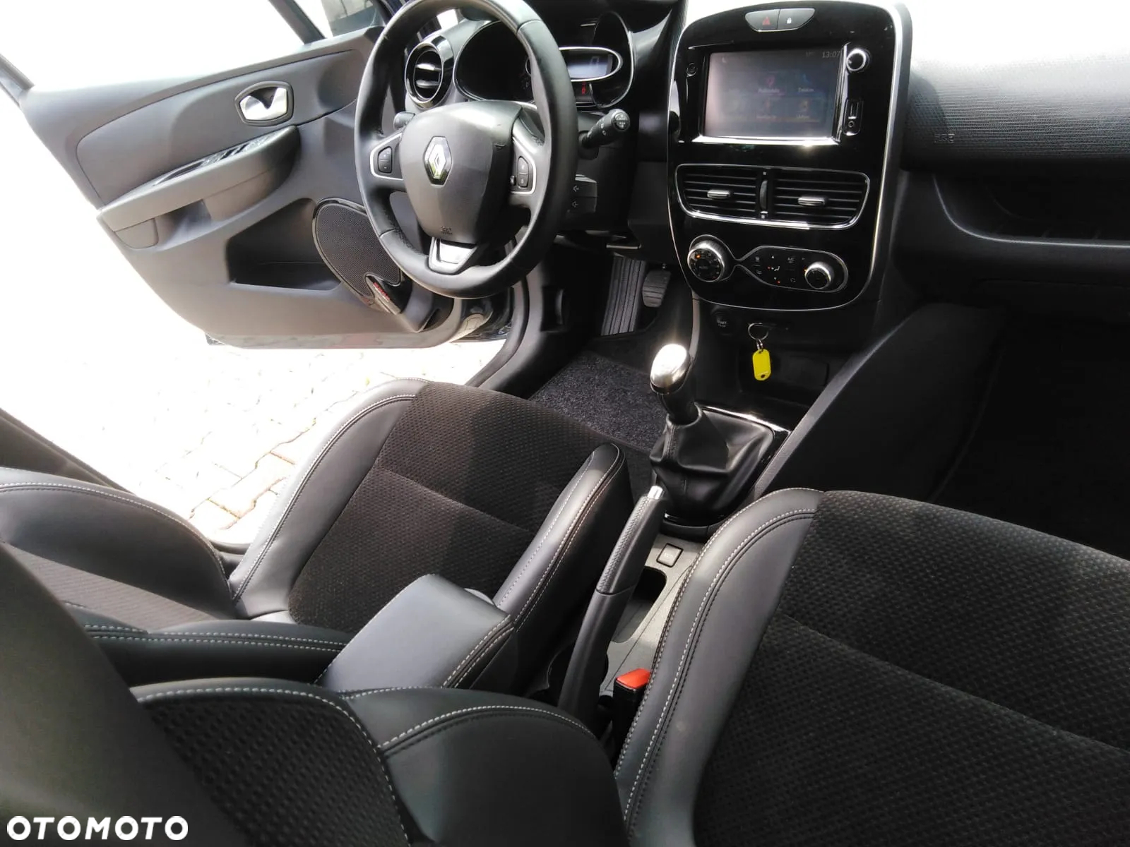 Renault Clio - 10