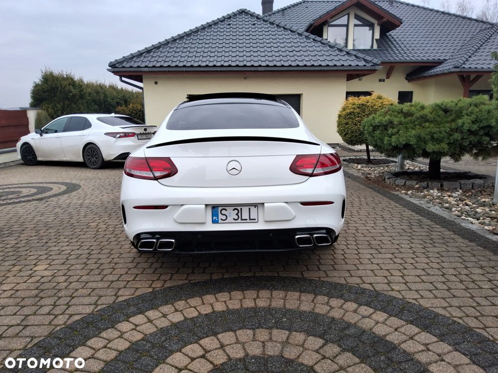 Mercedes-Benz Klasa C 300 9G-TRONIC AMG Line - 3