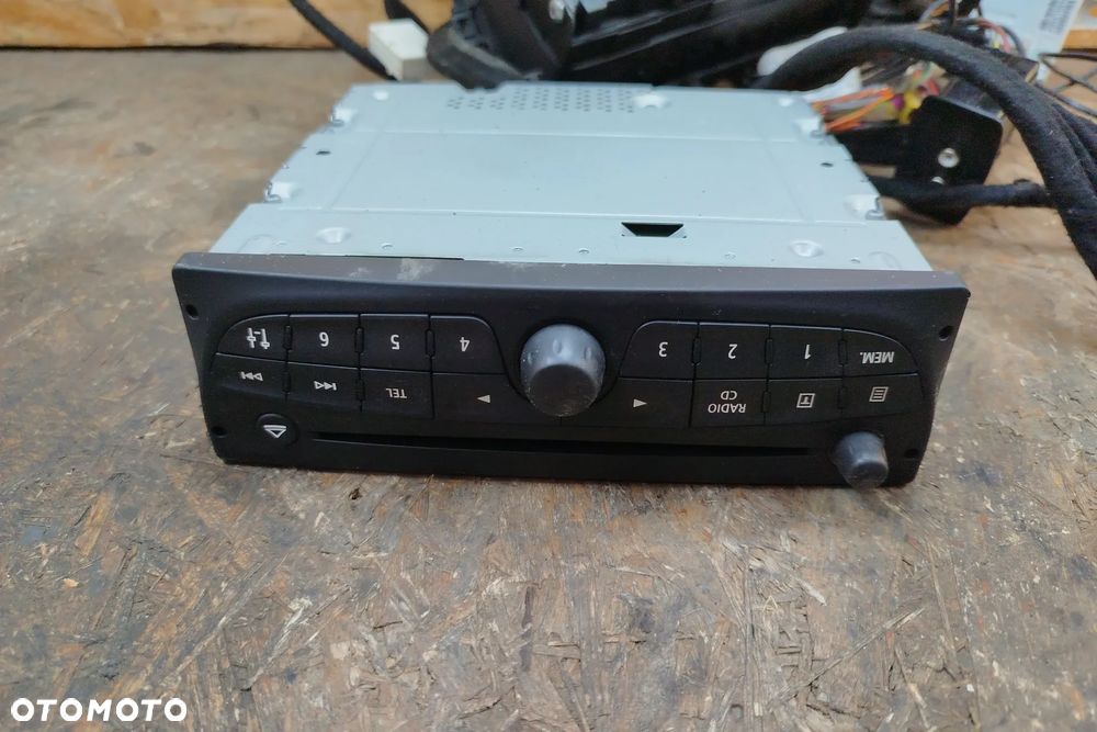 radioodtwarzacz CD NAVI TEL. 761123391 + ekran TomTom i wiązka do RENAULT TRAFIC II - 9