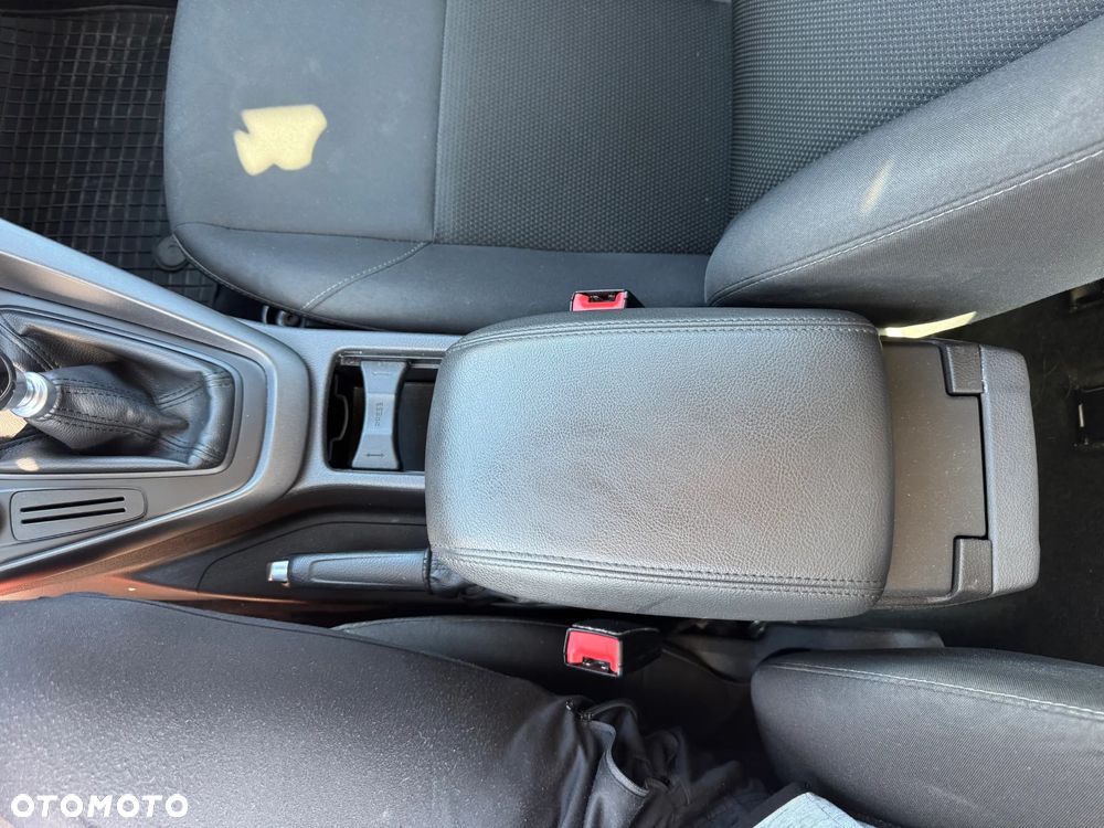 Ford Focus 1.5 TDCi SYNC Edition - 28