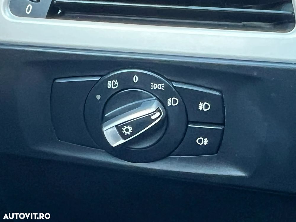 BMW Seria 3 320d DPF Touring - 25