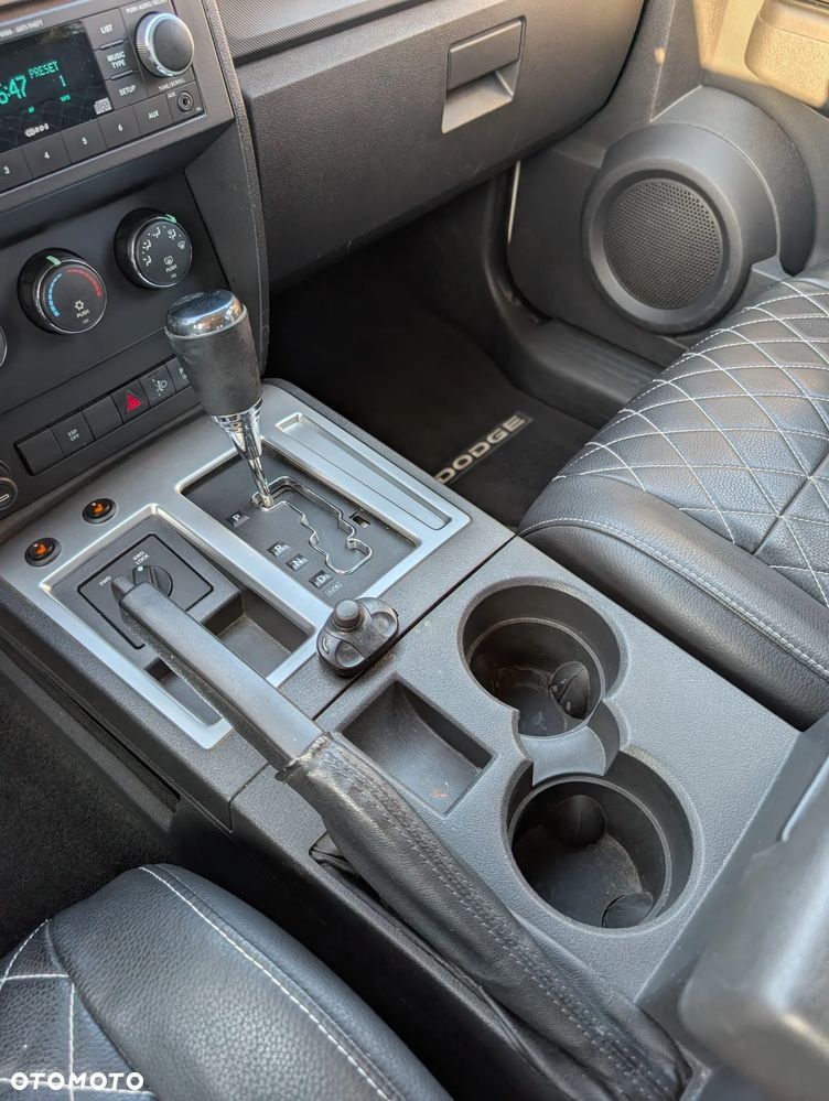 Dodge Nitro - 15