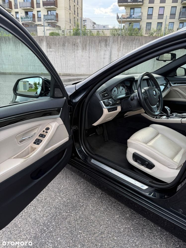BMW Seria 5 530d xDrive Luxury Line - 11