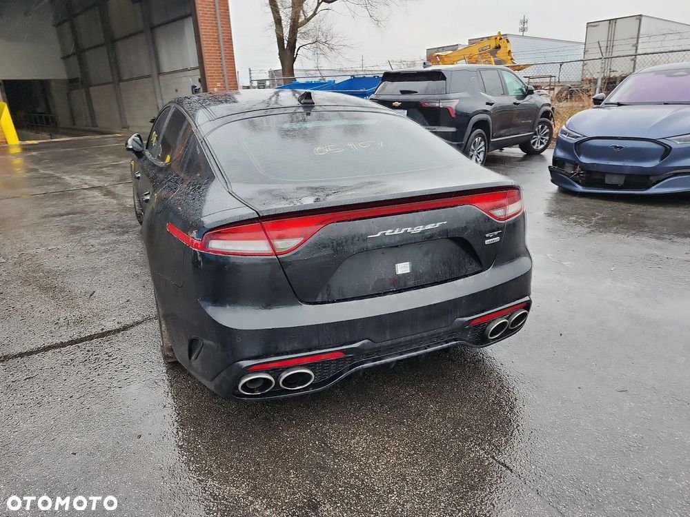 Kia Stinger - 13
