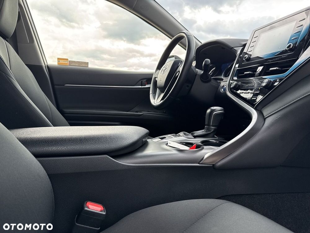 Toyota Camry - 10