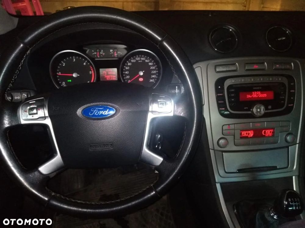 Ford Mondeo - 4