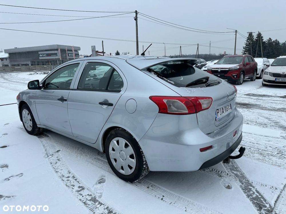 Mitsubishi Lancer 1.5 Inform - 4