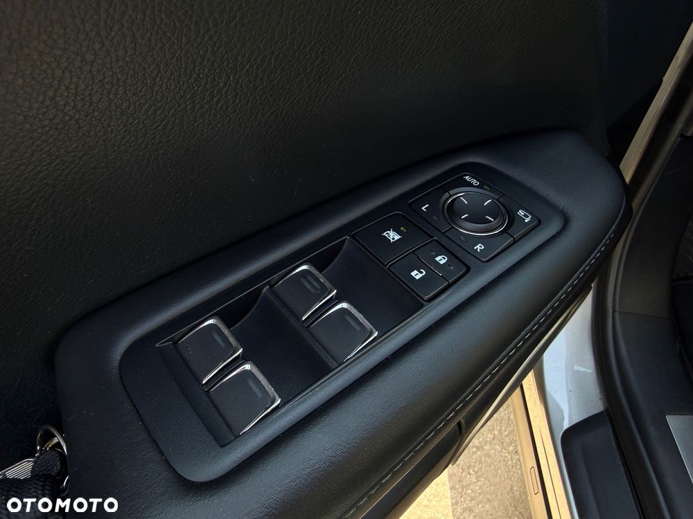 Lexus RX 450hL (hybrid) - 28