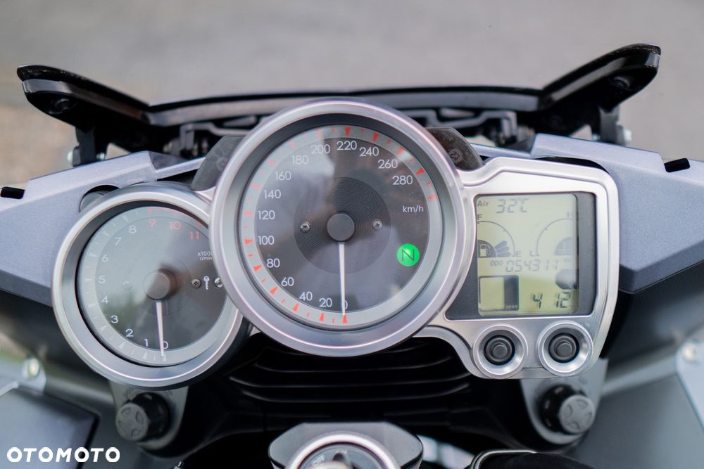 Yamaha FJR - 27