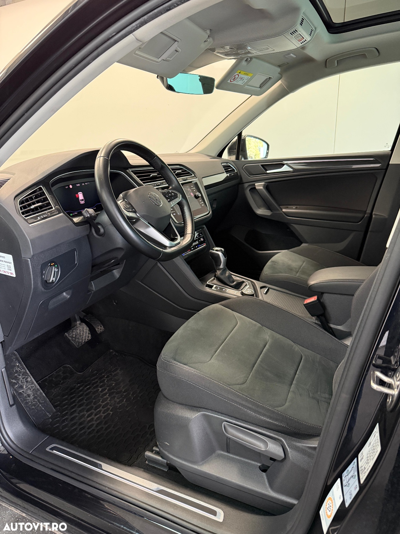 Volkswagen Tiguan 2.0 TDI SCR 4MOTION DSG Elegance - 13
