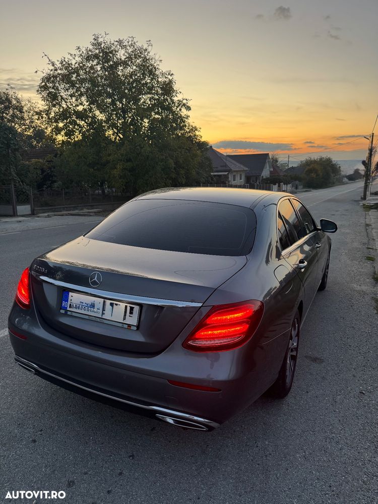Mercedes-Benz E 220 d Aut. - 3