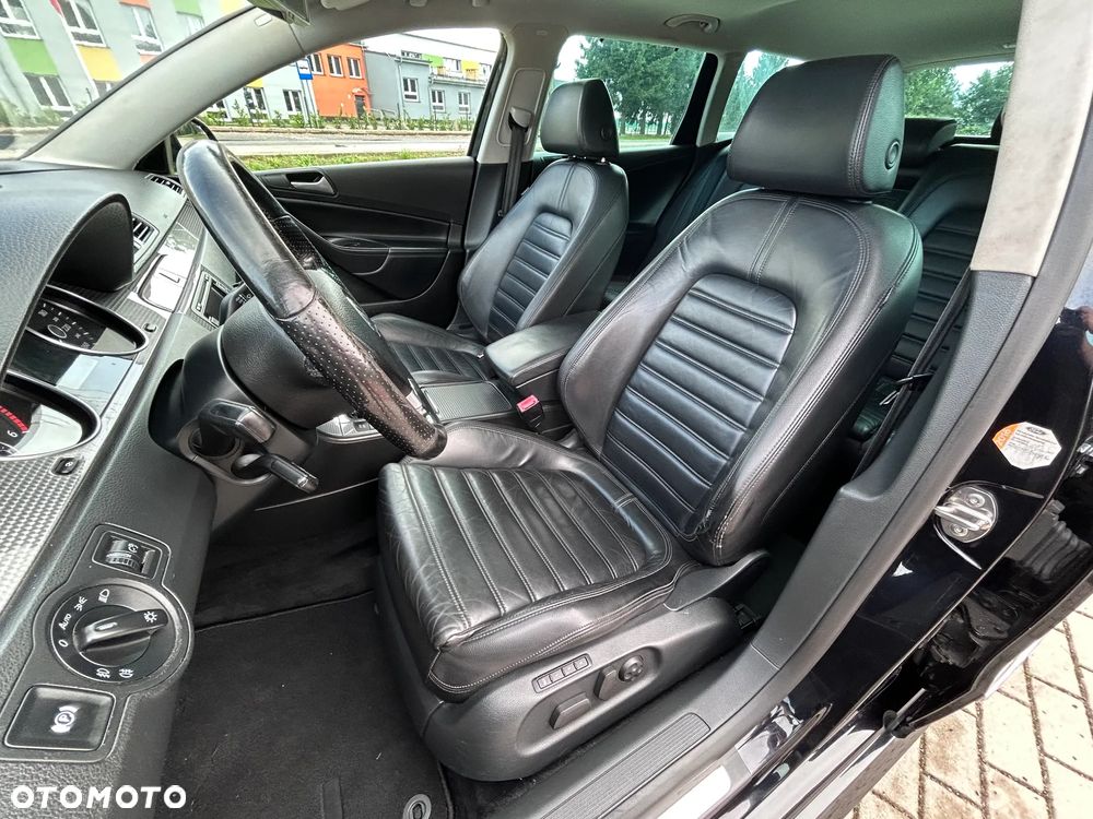 Volkswagen Passat Variant 2.0 TDI DPF R-Line Edition Plus - 14