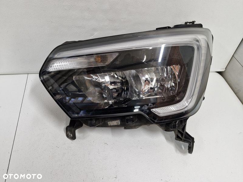 MASTER 3 III LIFT IV LAMPA LEWY PRZÓD LEWA PRZEDNIA REFLEKTOR EUROPA 260607867R - 1