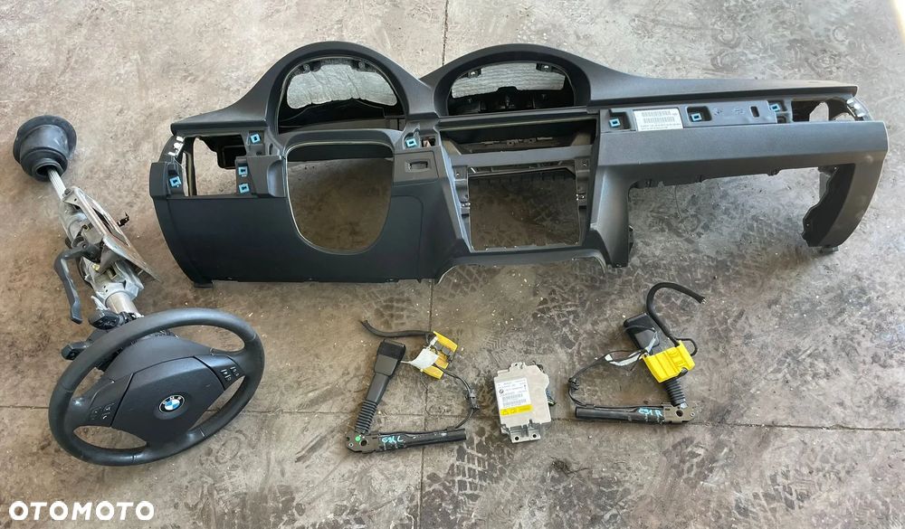 Deska rozdzielcza BMW E90 E91 lift NAVI OE - 1
