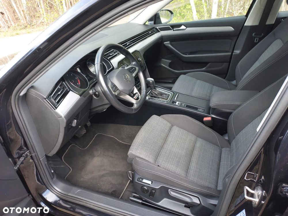 Volkswagen Passat Variant 2.0 TDI SCR DSG 4Motion Business - 9