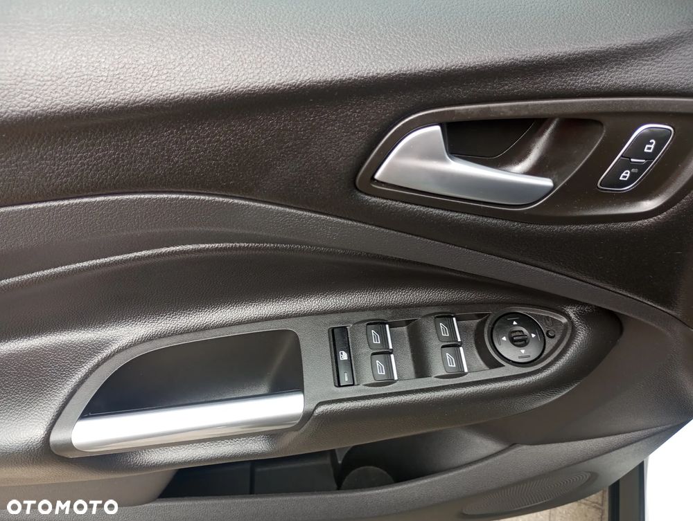 Ford Kuga 2.0 TDCi 4WD Titanium - 27