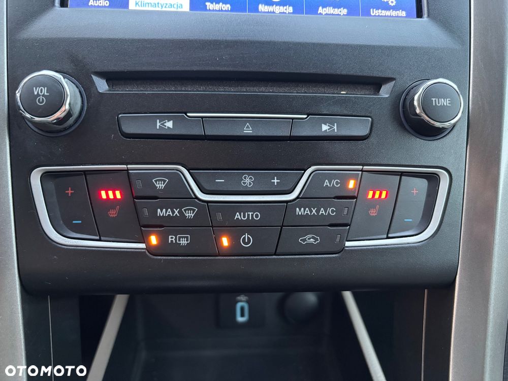 Ford Fusion 2.0 EcoBoost Titanium - 26