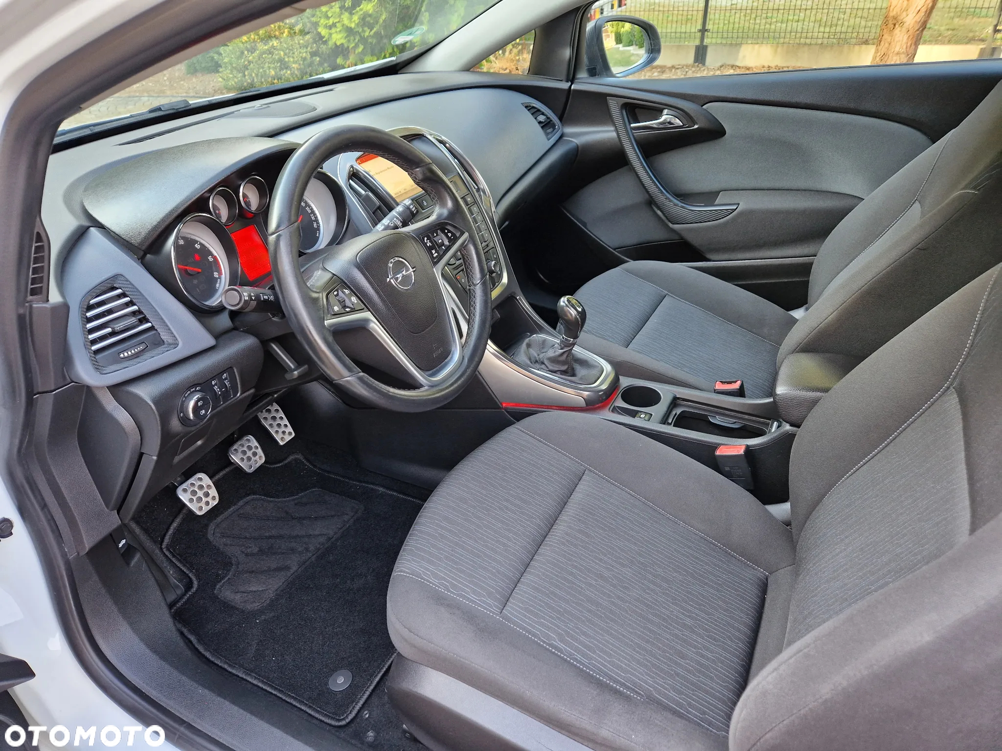 Opel Astra GTC 1.6 D (CDTi) DPF (ecoFLEX) Start/Stop - 17