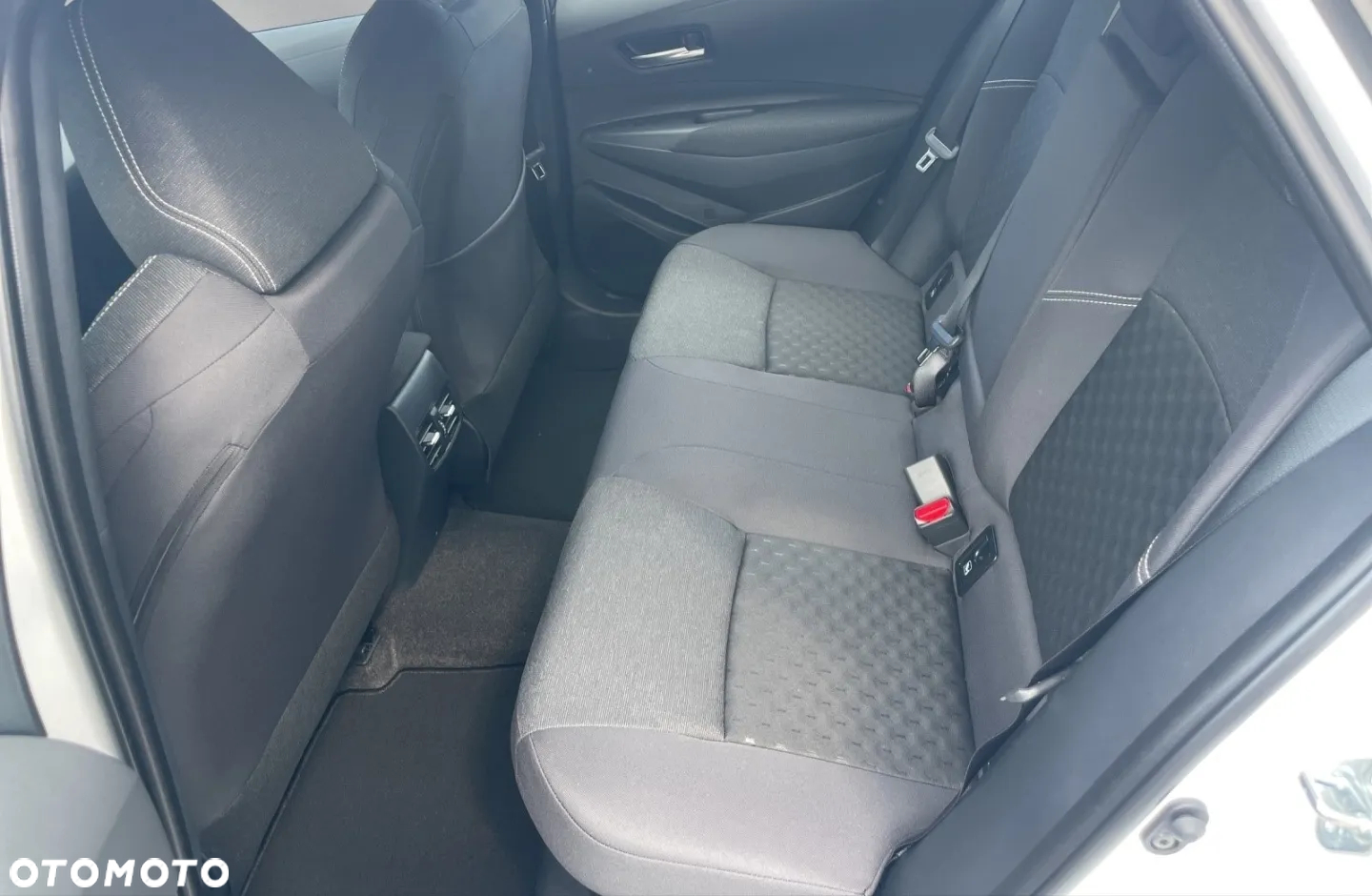 Toyota Corolla 1.8 Hybrid Comfort - 9