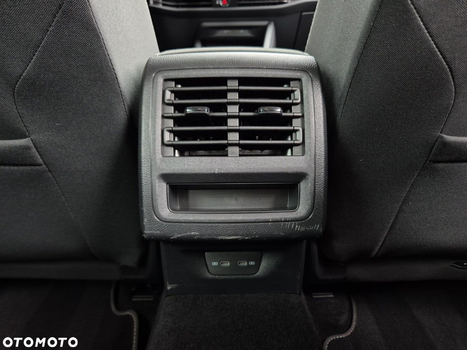 Volkswagen Golf - 16