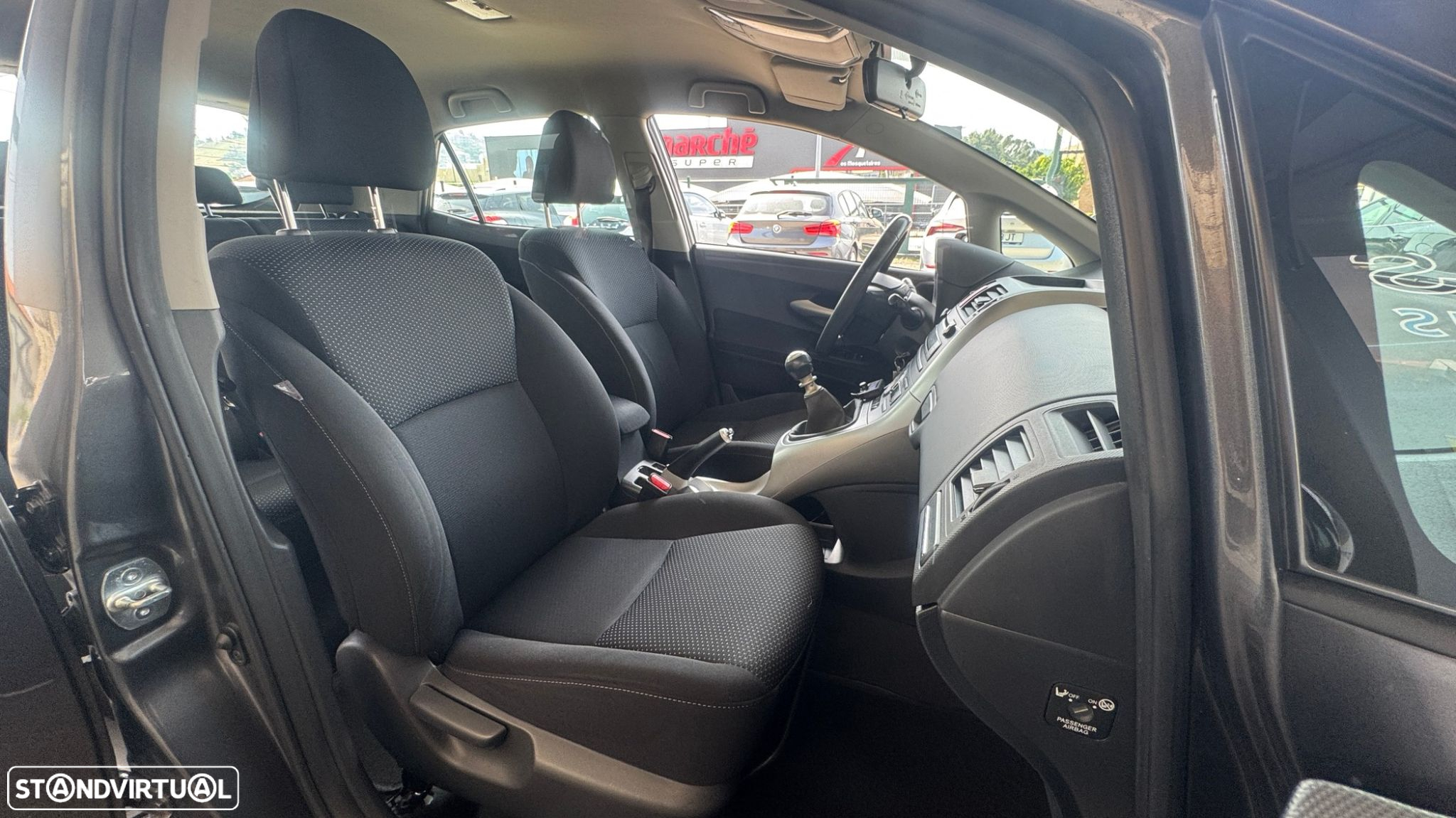 Toyota Auris 1.4 D-4D ACtive - 21