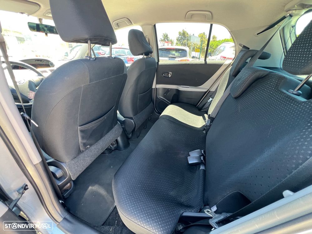 Toyota Yaris 1.4 D-4D Sol - 12