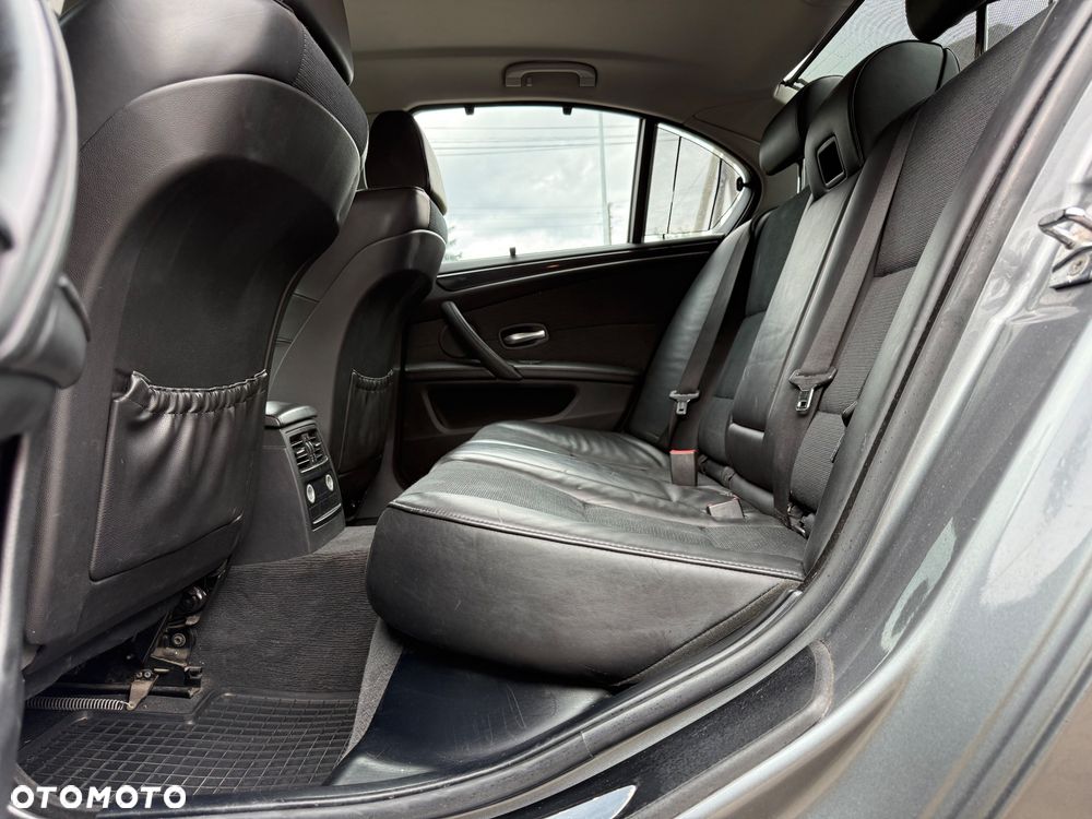 BMW Seria 5 530d Sport-Aut Edition Sport - 17