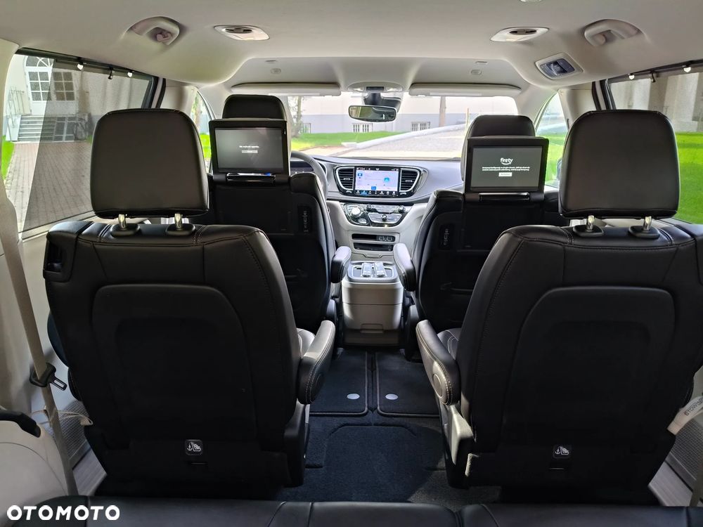 Chrysler Pacifica - 19