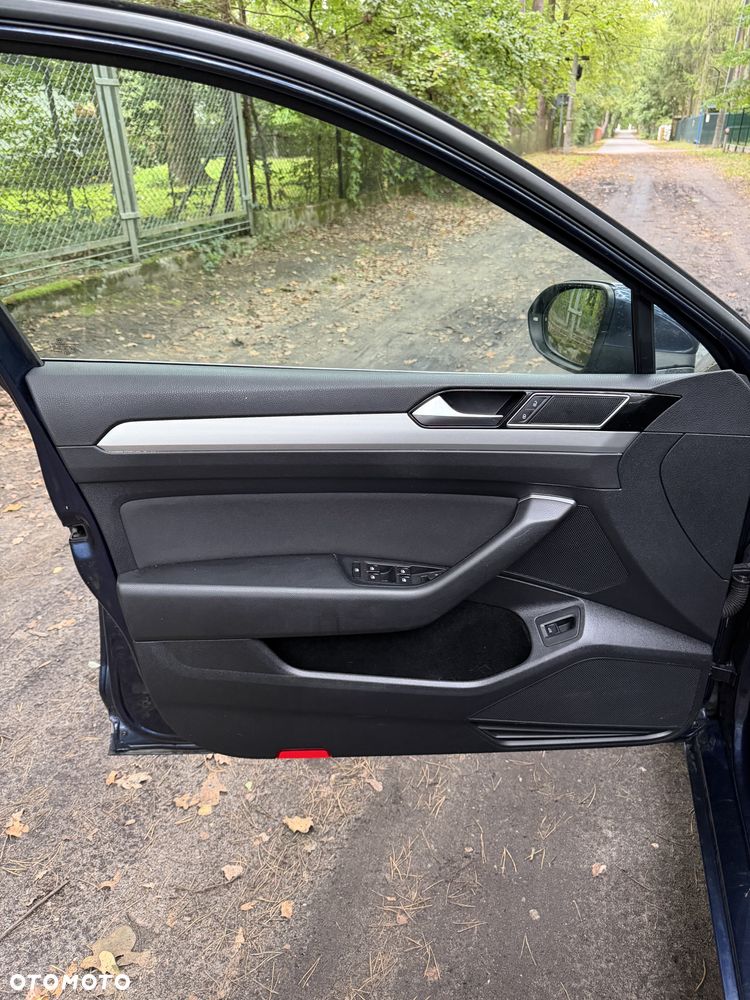 Volkswagen Passat 1.8 TSI BMT Comfortline - 16