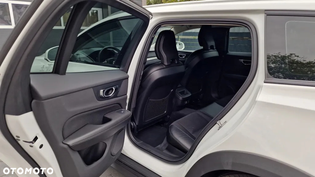 Volvo V60 Cross Country D4 AWD Geartronic - 23