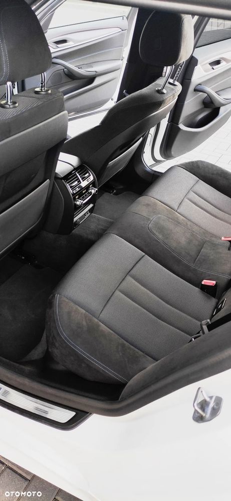 BMW Seria 5 530i Touring M Sport Edition - 24