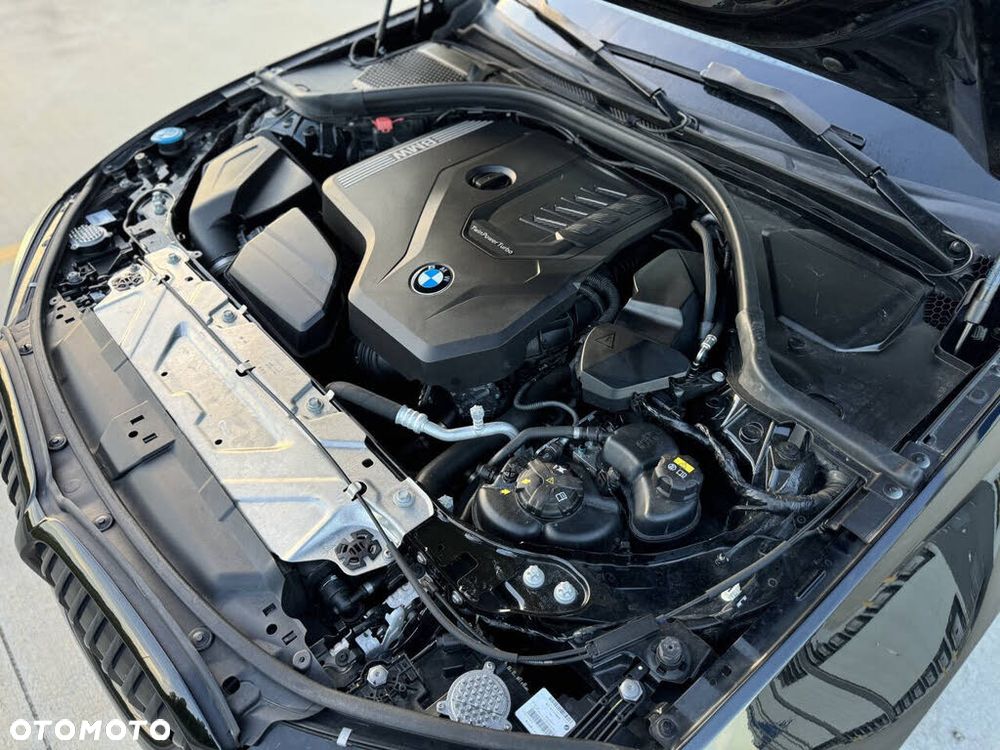 BMW Seria 3 330i M Sport sport - 36