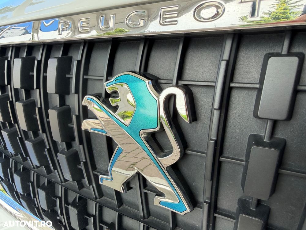Peugeot Traveller e-Traveller L2 100kW - Baterie 75kWH Business VIP - 18